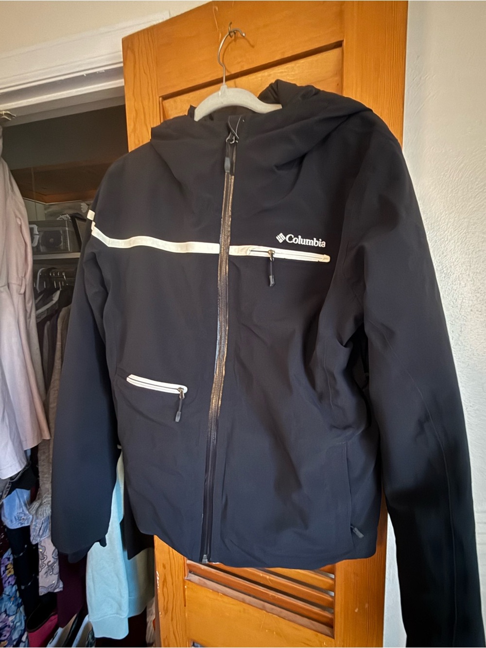 Columbia Black Waterproof Hooded ski jacket with White Zipper Accents